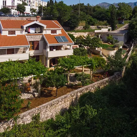 Guest house Madonna 3*