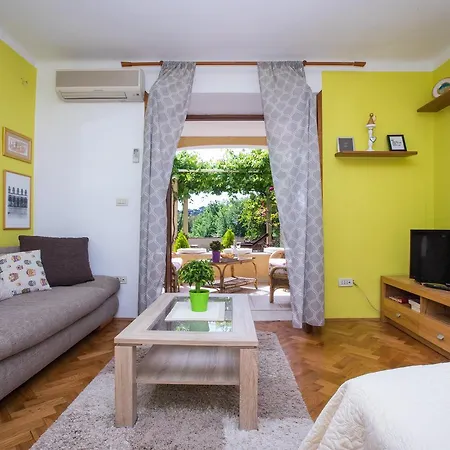 Madonna Guest house